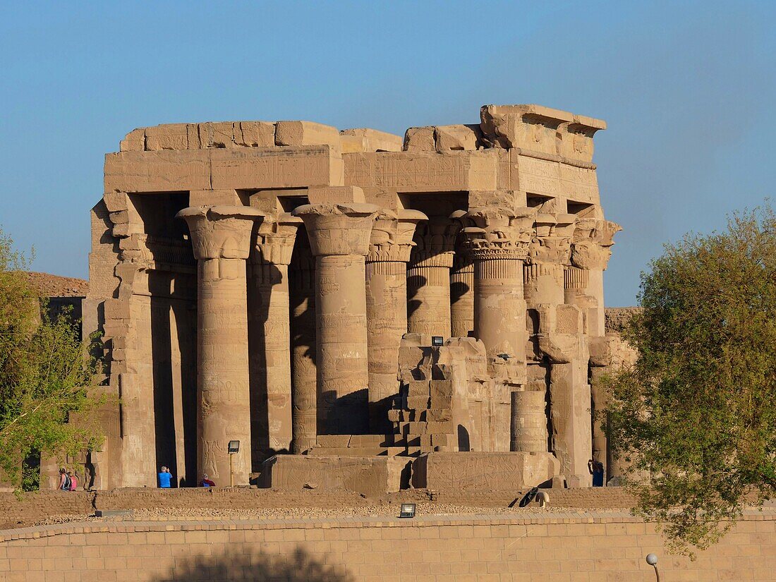 Ägypten, Oberägypten, Niltal, Tempel von Kom Ombo, der dem krokodilköpfigen Gott Sobek geweiht ist