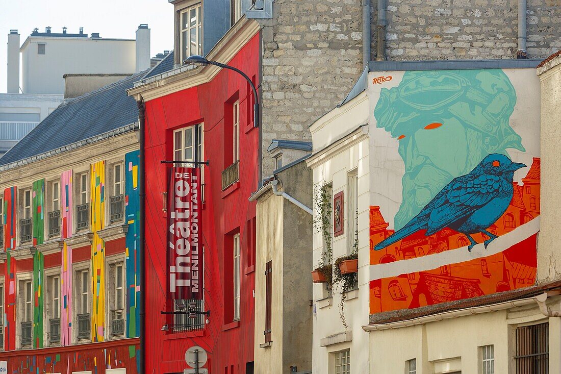 Frankreich, Paris, Theater Menilmontant in der Rue du Retrait und Fresko an der Fassade eines Hauses