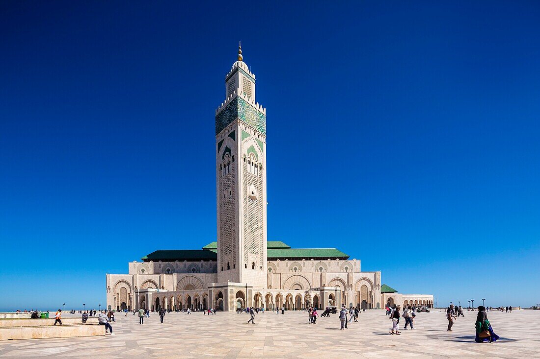 Marokko, Casablanca, der Vorplatz der Hassan-II-Moschee