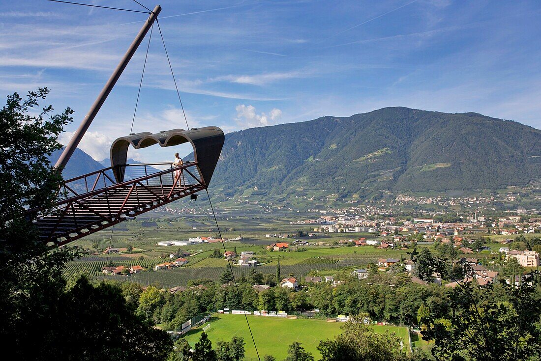 Italien, Autonome Provinz Bozen, Meran, Vorgebirge zwischen den Hügeln und den botanischen Gärten von Schloss Trauttmansdorff