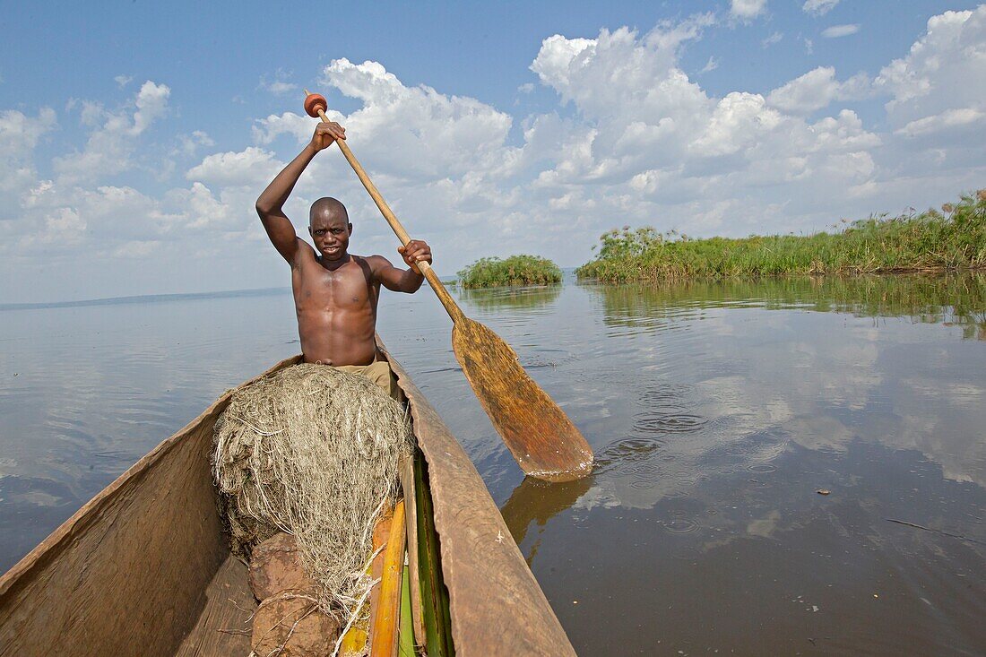 Burundi, Bugesera, northern lakes, pirogue