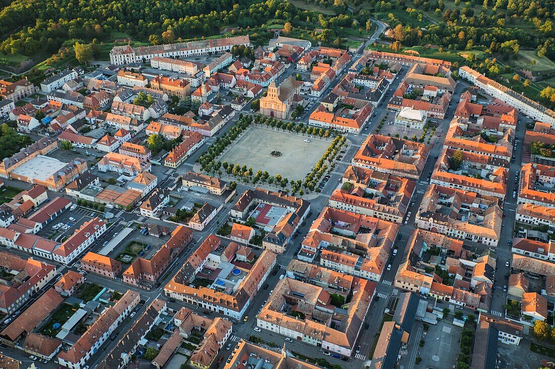 Frankreich, Haut Rhin, Neuf Brisach, Festungsanlage von Vauban, von der UNESCO zum Weltkulturerbe erklärt (Luftaufnahme)