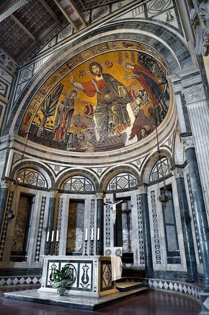 Italien, Toskana, Florenz, von der UNESCO zum Weltkulturerbe erklärt, Basilika San Miniato Al Monte, Mosaik von Christus zwischen der Jungfrau und dem Heiligen Minias