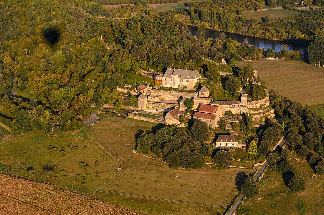 Frankreich, Dordogne, Vezac, Park und Schloss von Marqueyssac aus dem 18. Jahrhundert (Luftbild)