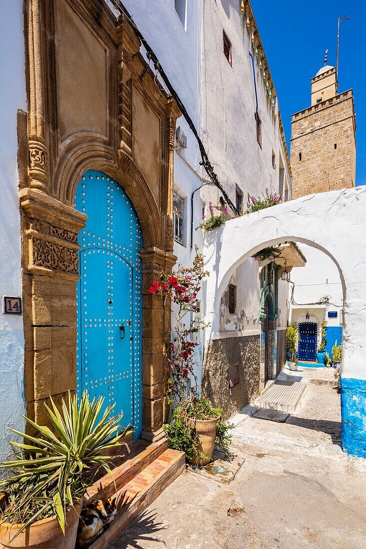 Marokko, Rabat, von der UNESCO zum Weltkulturerbe erklärt, Udayas-Kasbah (kasbah des Oudaïas), Blick auf die El-Atiqa-Moschee