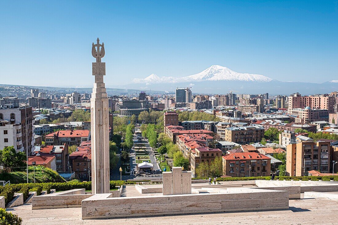 Armenia, Yerevan, the Cascade built in the 70s, huge staircase of 572 steps with terraced gardens, fountains and sculptures offering a view over the city, Mount Ararat in the background