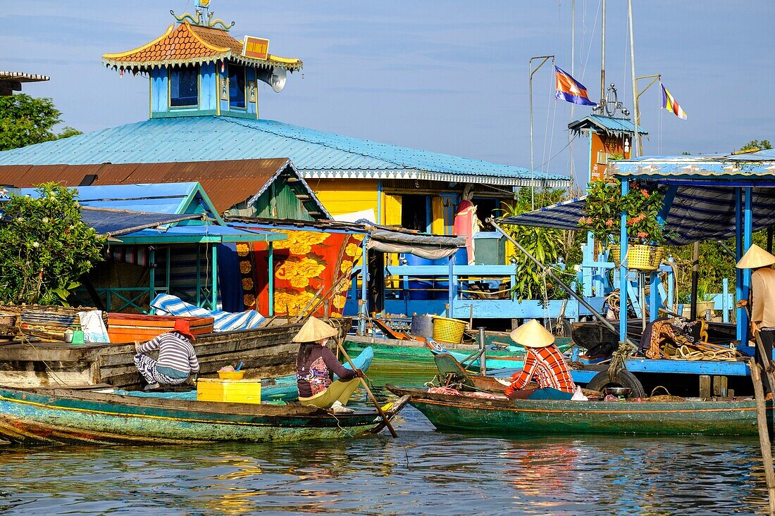 Kambodscha, Provinz Kampong Cham, Kampong Cham oder Kompong Cham, schwimmendes Dorf mit einer khmer- und viehdynamischen Gemeinschaft