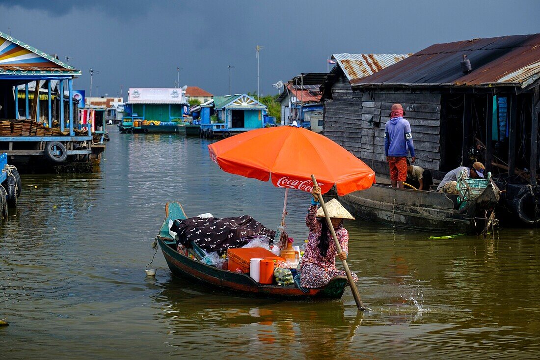 Cambodia, Kampong Cham province, Kampong Cham or Kompong Cham, floating village with a khmer and vieynamese community