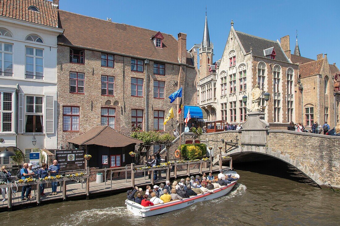 Belgien, Westflandern, Brügge, historisches Zentrum, das von der UNESCO zum Weltkulturerbe erklärt wurde, St. Jean Nepomucene Brücke, Wollestraat