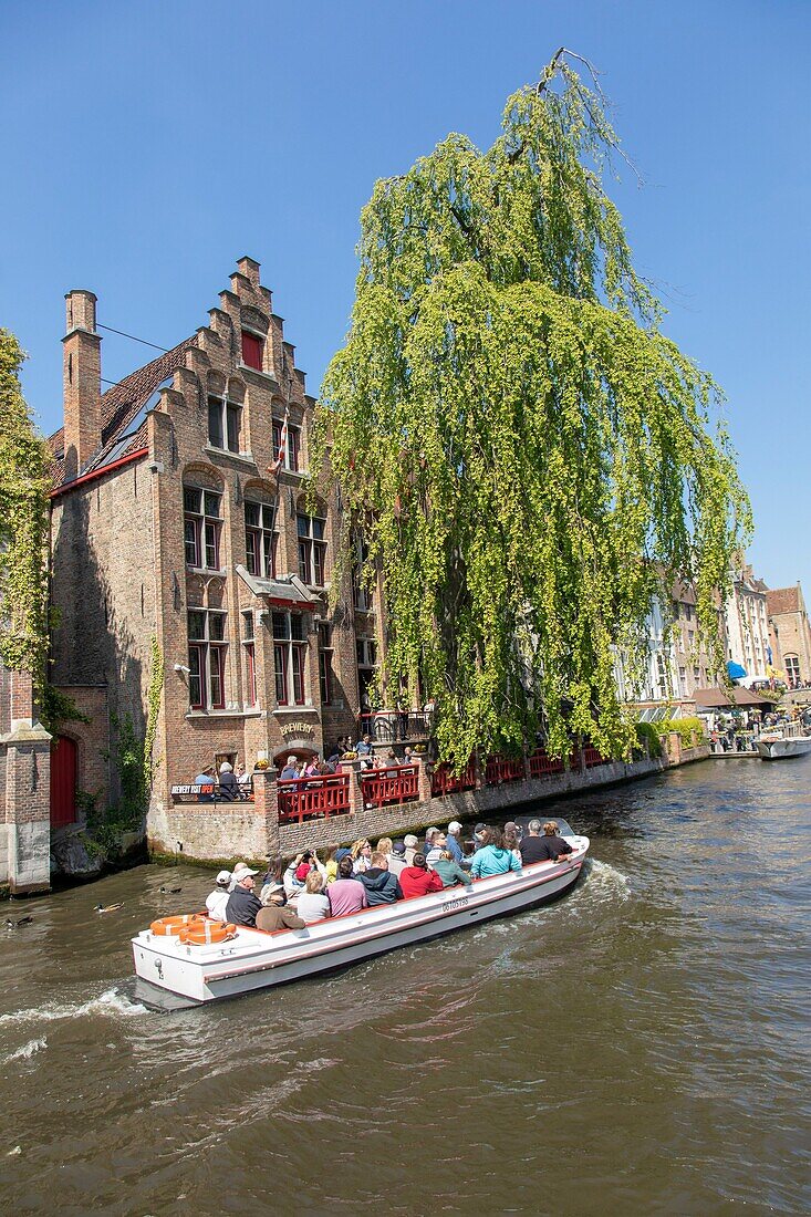 Belgien, Westflandern, Brügge, historisches Zentrum, von der UNESCO zum Weltkulturerbe erklärt, Dijver-Kanal