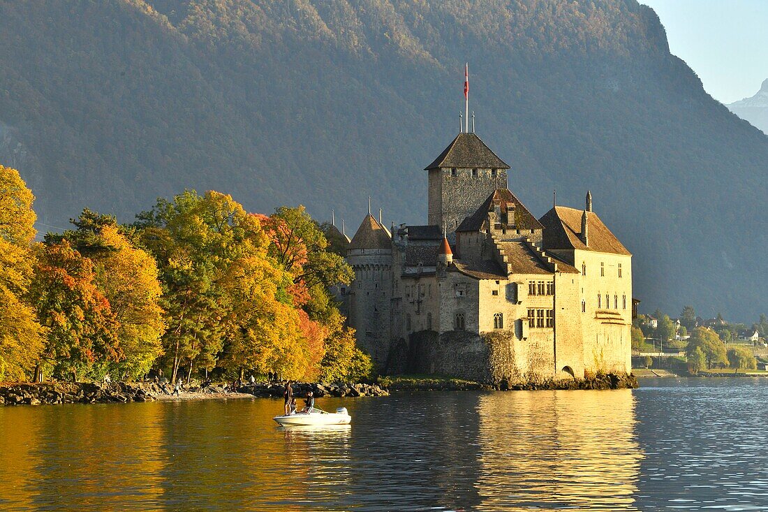 Suisse, Canton of Vaud, Lake Geneva, Veytaux, Chillon Castle at South Montreux