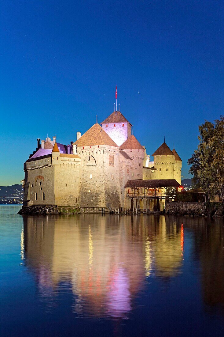 Suisse, Canton of Vaud, Lake Geneva, Veytaux, Chillon Castle at South Montreux