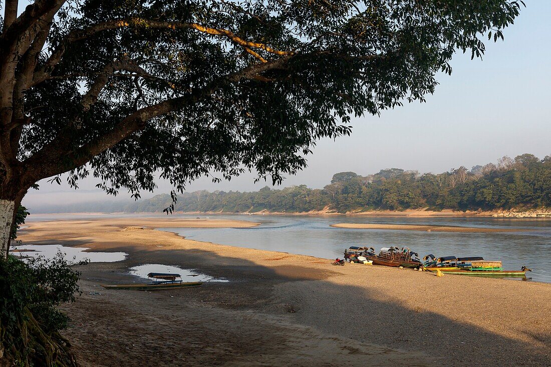 Mexico, Chiapas state, Frontera Corozal, Usumacinta river Guatemala border