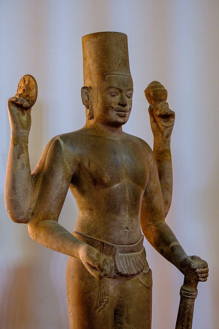 Cambodia, Phnom Penh, National museum, build by french in 1917, statue of Vishnu angkorian period, dated 9 th. century