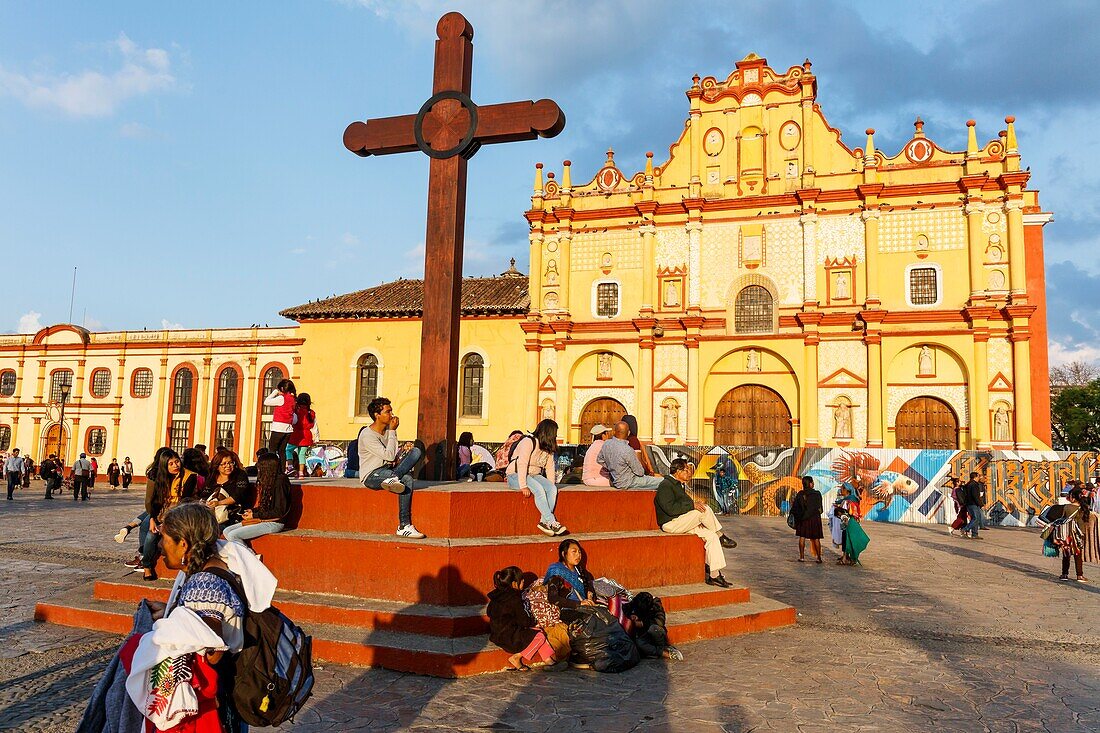 Mexico, Chiapas state, San Cristobal de las Casas, the cathedral and the 31 de Marzo square