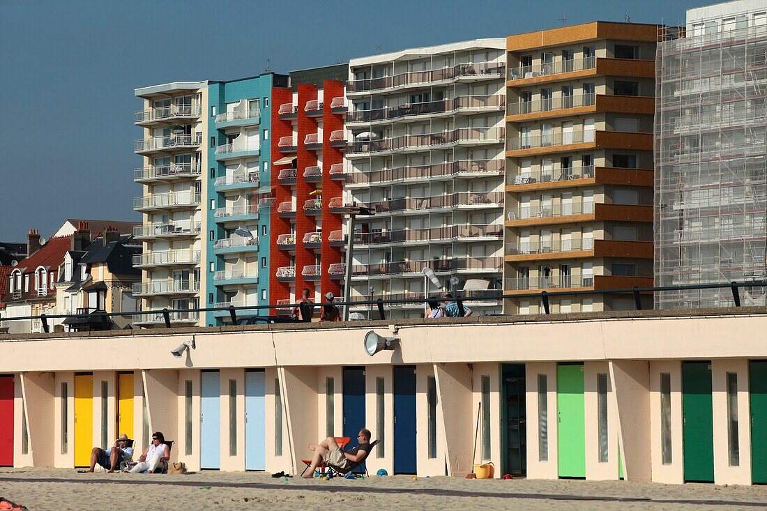 Frankreich, Pas de Calais, Opalküste, Le Touquet, Gebäude vom Strand aus gesehen