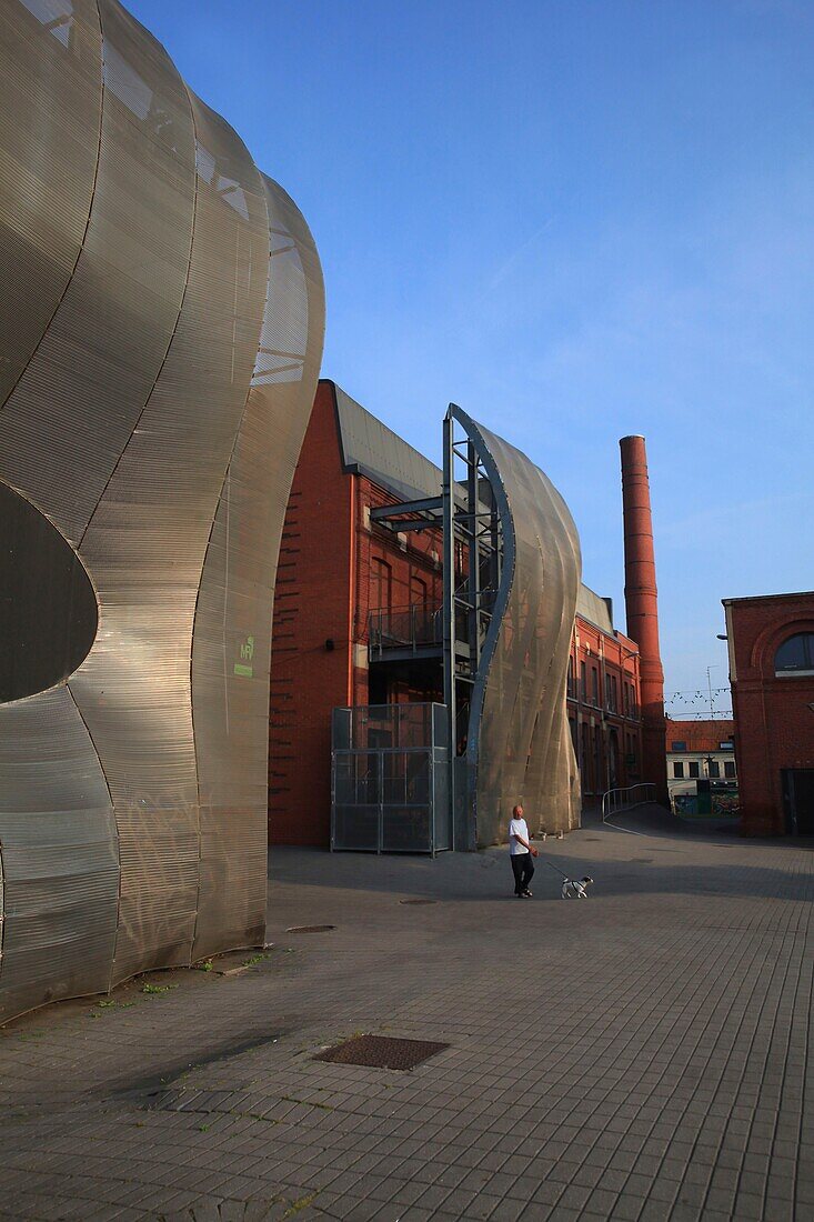 Frankreich, Nord, Lille, Wazemmes, Backstein- und Stahlfassade des Maison Folie