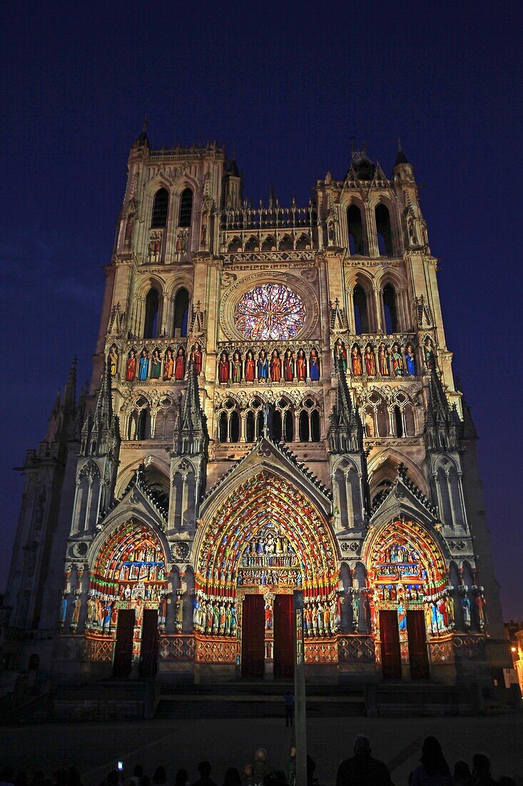 Frankreich, Somme, Amiens, Kathedrale Notre Dame d'Amiens von der UNESCO zum Weltkulturerbe erklärt, Klang- und Lichtspektakel an der Fassade der Kathedrale