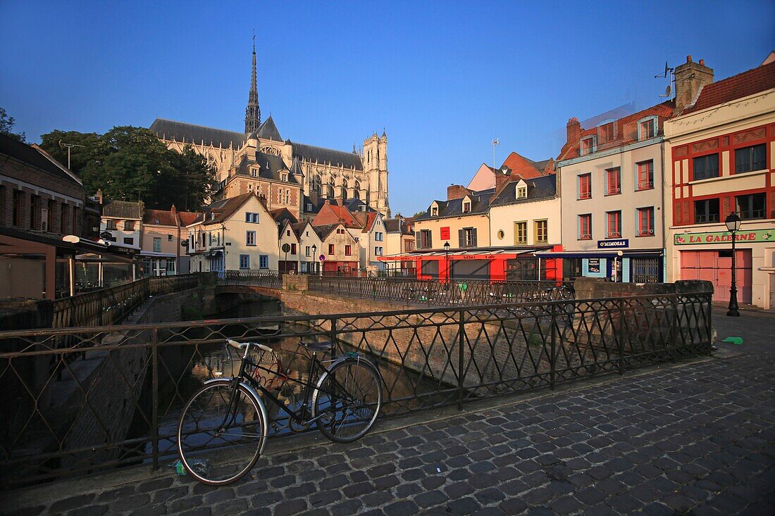 Frankreich, Somme, Amiens, Don-Platz und die Kathedrale Notre Dame d'Amiens, von der UNESCO zum Weltkulturerbe erklärt