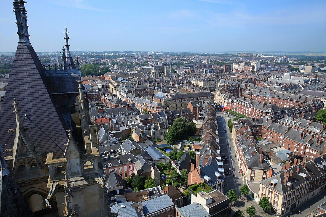 Frankreich, Somme, Amiens, Blick auf Amiens von den Türmen der Kathedrale von Amiens