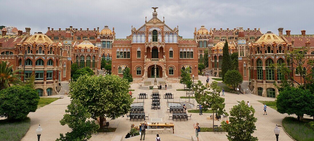 Spanien, Katalonien, Barcelona, Stadtteil El Guinardo, Hospital de la Santa Creu i de Sant Pau, von der UNESCO zum Weltkulturerbe erklärt, im modernistischen Stil vom Architekten Domenech i Montaner