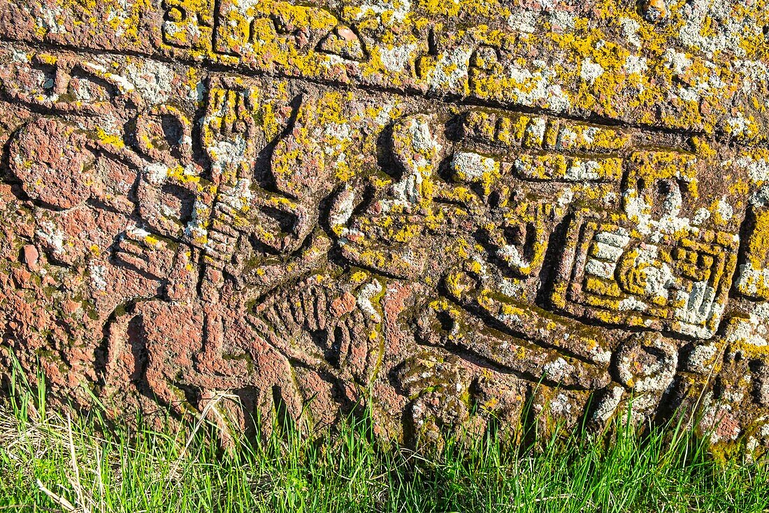 Armenien, Region Gegharkunik, Umgebung von Sewan, Noraduz (oder Noratus), Friedhof mit mittelalterlichen Gräbern, genannt Khachkars, am Ufer des Sewansees