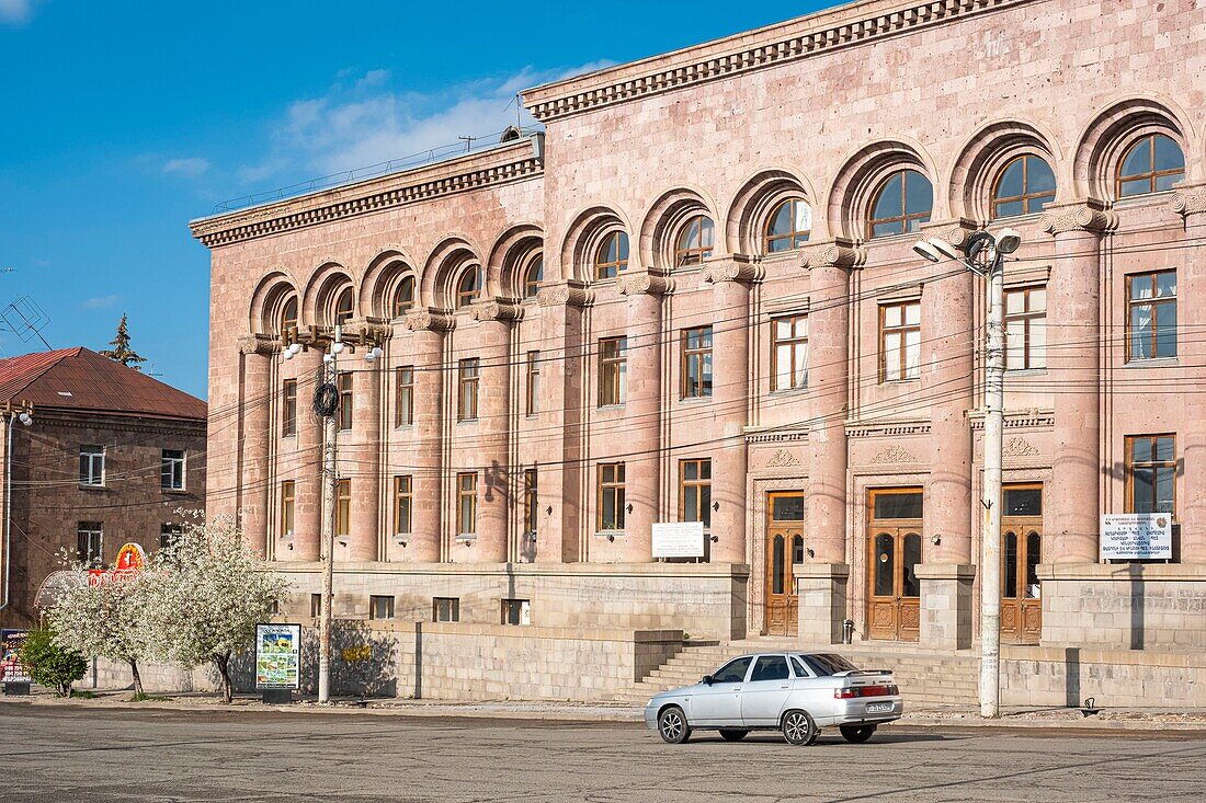 Armenia, Shirak region, Gyumri, historic district or Kumayri, Ankakhutyan Square or Independance Square, building of Academy of Fine Arts