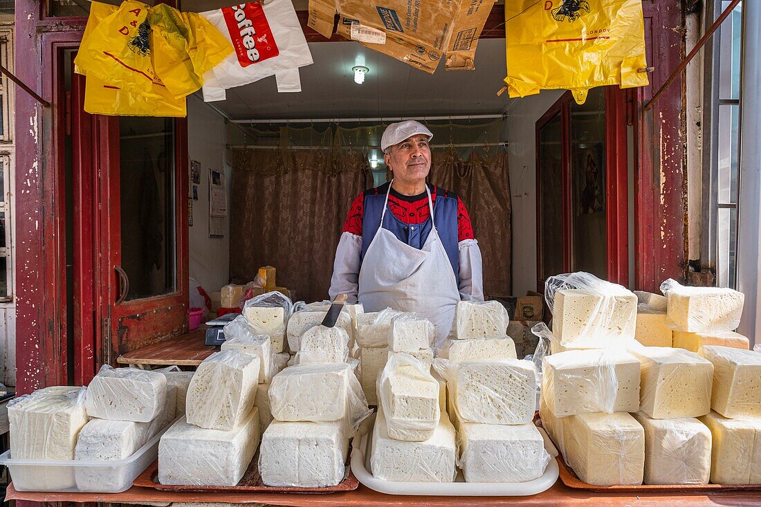 Armenien, Region Schirak, Gjumri, historisches Viertel oder Kumayri, der Markt, Verkauf von Käse