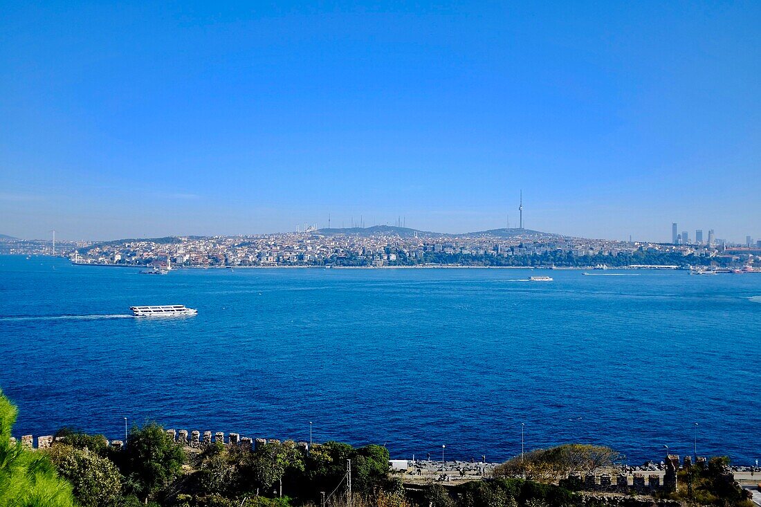 Türkei, Istanbul, historisches Zentrum, das von der UNESCO zum Weltkulturerbe erklärt wurde, Beyazit-Viertel, Topkapi-Palast, Überblick über die Bosporus-Durchfahrt und die asiatische Seite