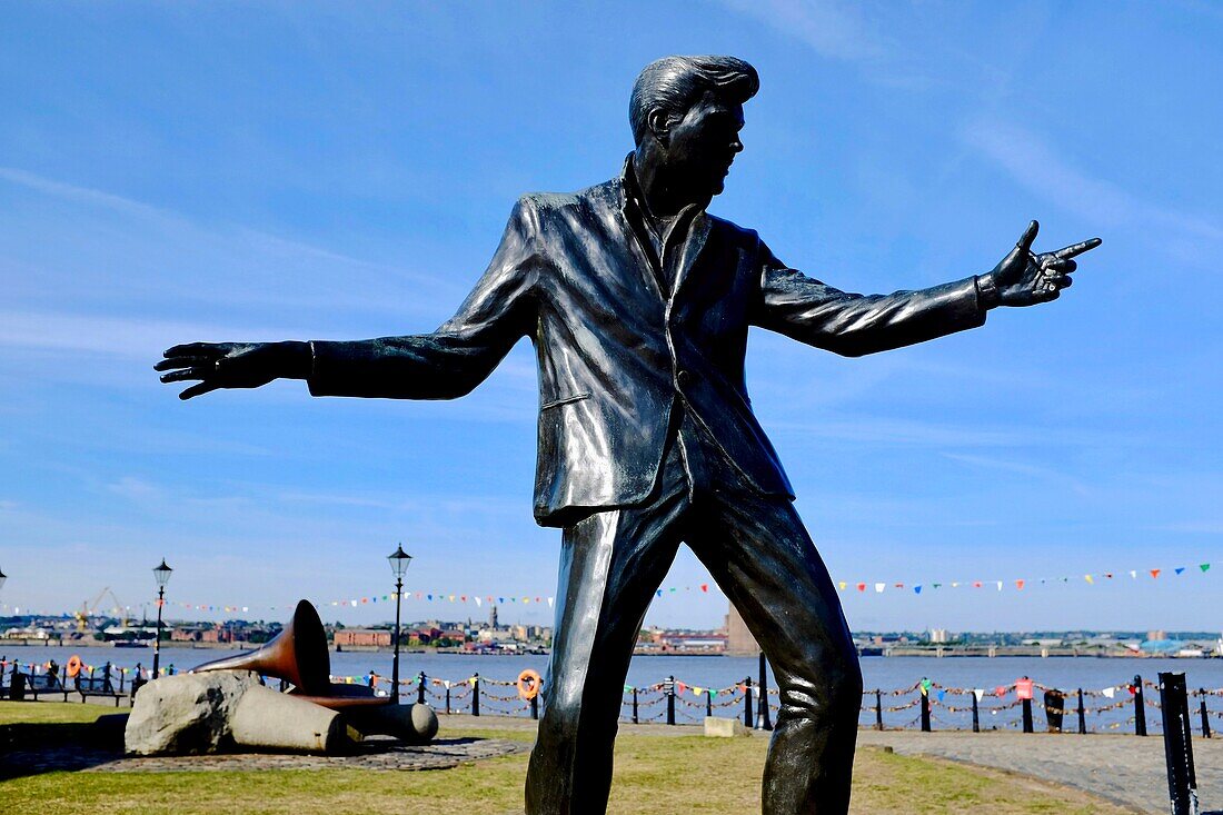 Vereinigtes Königreich, Liverpool, Albert Dock, von der UNESCO zum Weltkulturerbe erklärt, Statue von Billy Fury