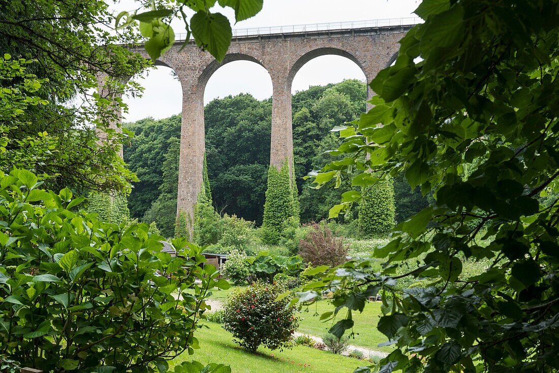 Frankreich, Manche, Cotentin, Fermanville, Viadukt von Fermanville aus dem Jahr 1911, über das Vallee des Moulins