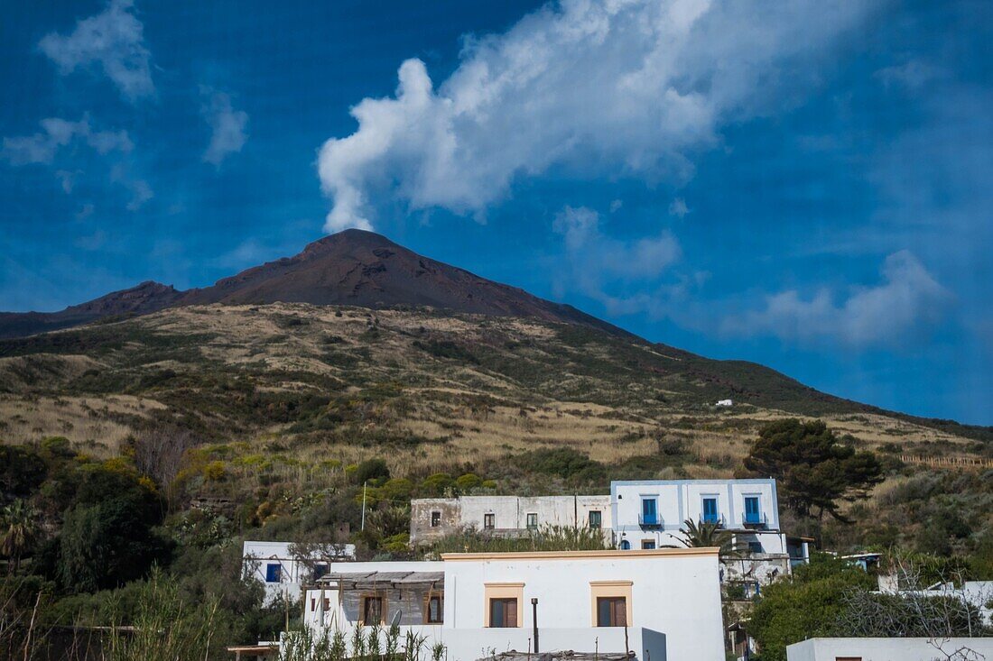 Italy, Sicily, Eolian Islands, Tyrrhenian sea, San Vincenzo, Stromboli volcano