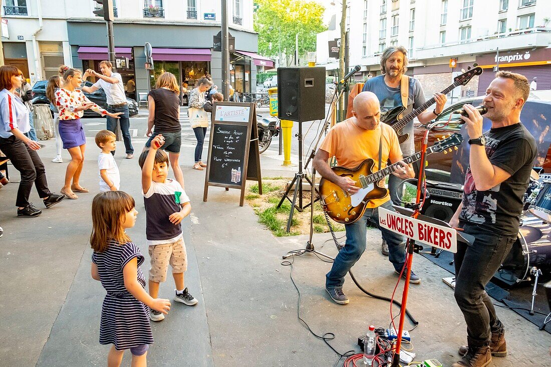 Frankreich, Paris, Fete de la Musique (Tag der Musik), Rockband