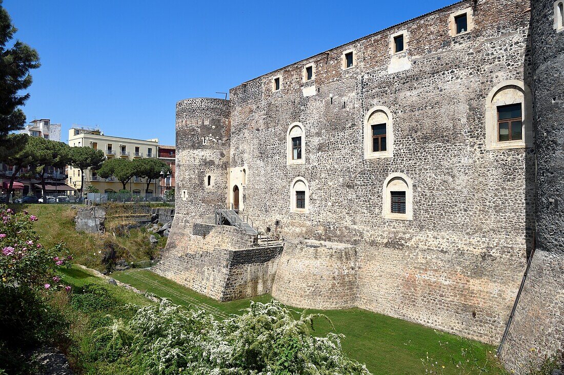 Italien, Sizilien, Catania, Barockstadt auf der Liste des UNESCO-Welterbes, das Schloss Ursino (Castello Ursino) ist ein militärisches Gebäude aus dem 13.