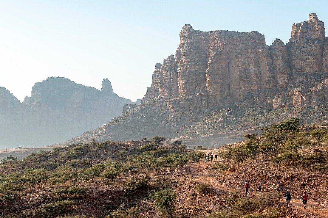 Äthiopien, Regionalstaat Tigray, Gheralta-Gebirge, Wanderung zur Kirche von Maryam Korkor