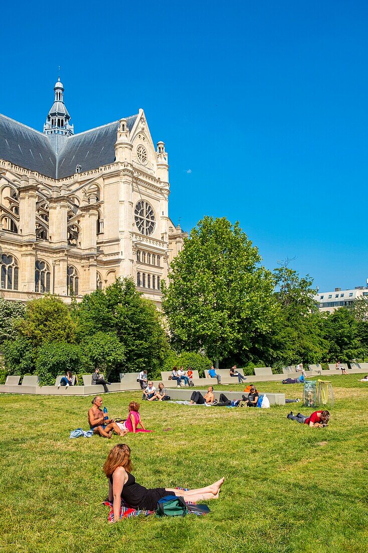 France, Paris, the forum des Halles, the garden Nelson Mandela