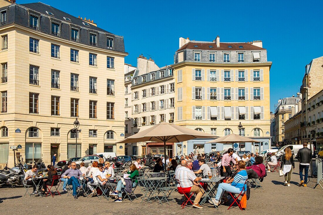 France, Paris, Place de l'Odeon, ephemeral coffee terrace during the summer