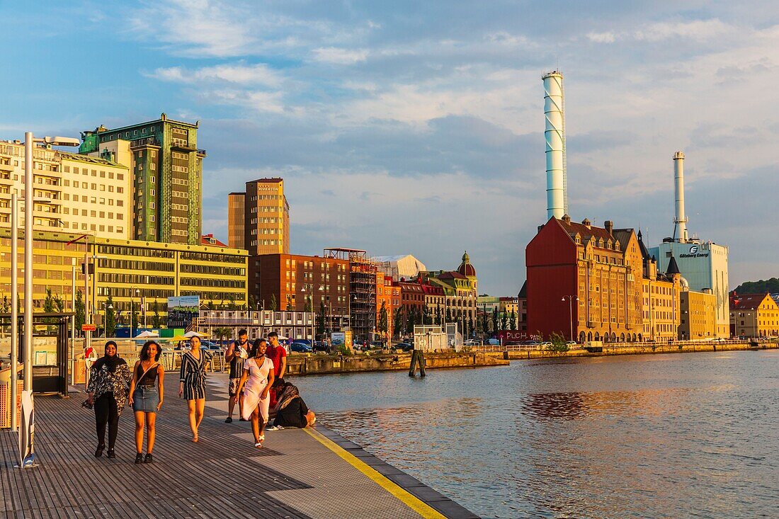 Sweden, Vastra Gotaland, Goteborg (Gothenburg), view of the thermal power plant of the city from the dock of Stenpiren