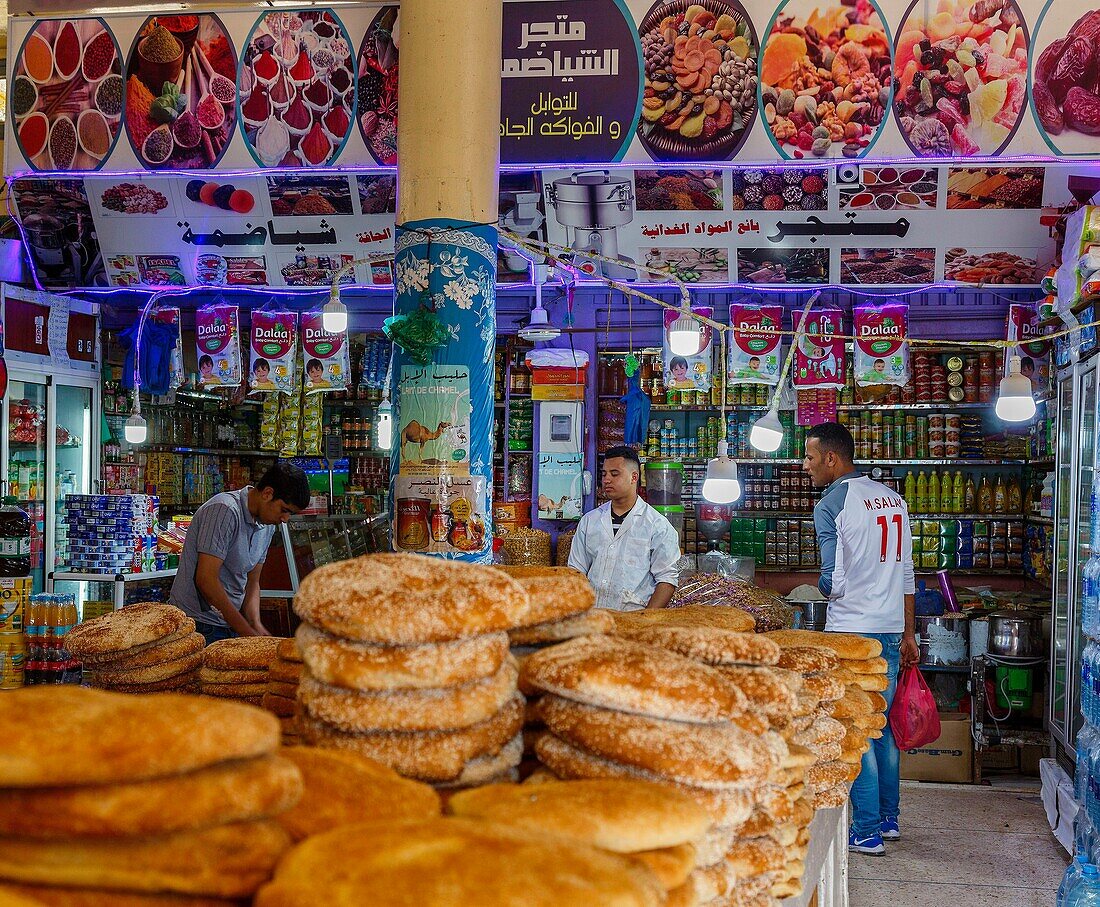 Marokko, Oued Ed-Dahab, Dakhla, Blick auf einen traditionellen marokkanischen Souk