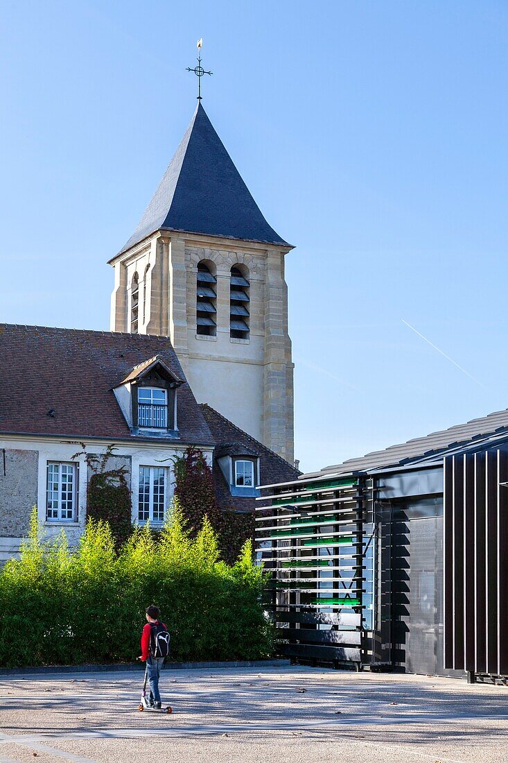 Frankreich, Essonne, Draveil, Place de la République, Kirche Saint Rémi