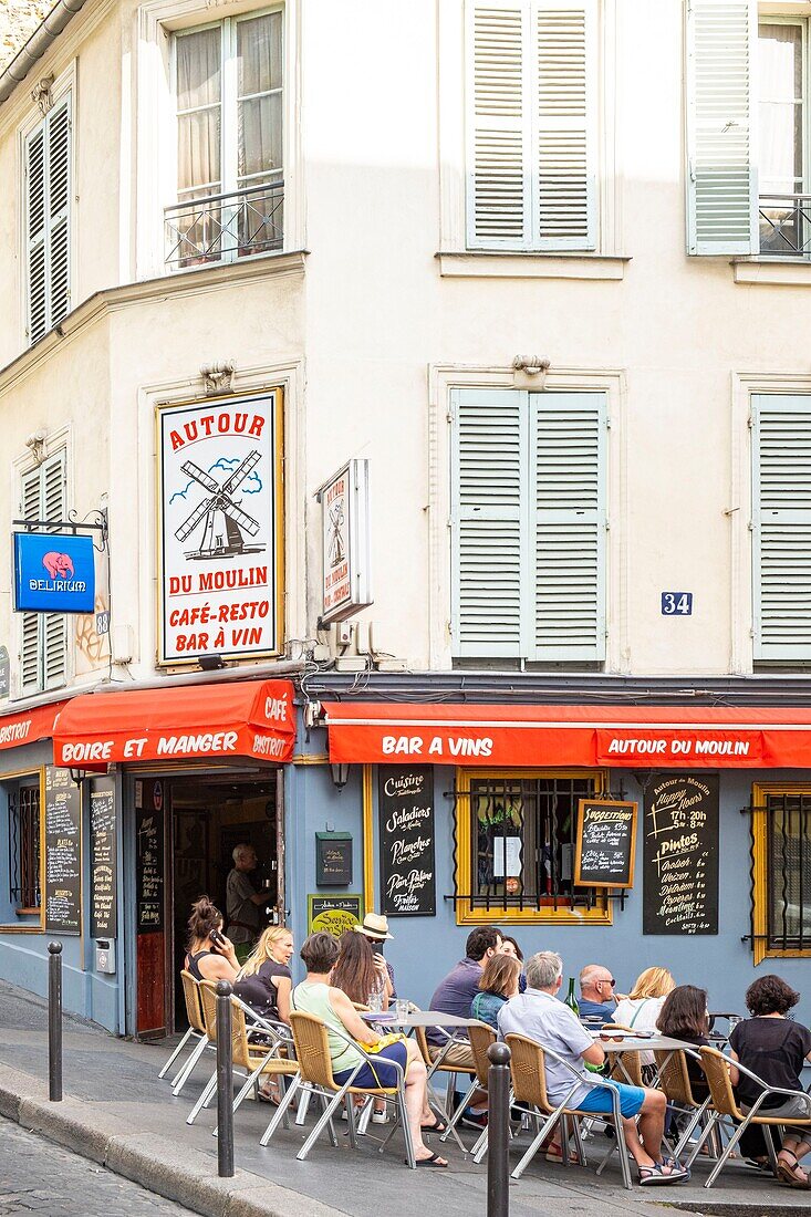 France, Paris, Rue Lepic