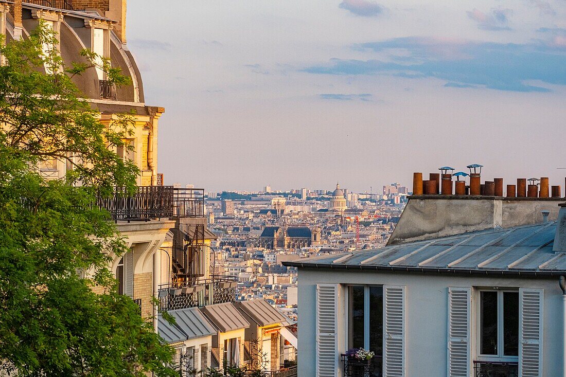 France, Paris, Butte Montmartre, building dominating Paris