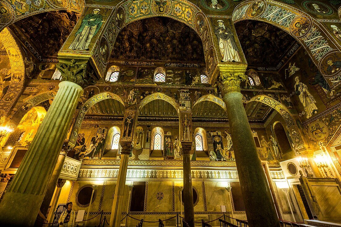 Italy, Sicily, Palermo, palace of the Norman kings, from 12th century, and before punic fortress, roman fort, castle of the arab emirs, and finally seat of the regional sicilian assembly, Palatine chapel, ancient mosaïcs and Byzantine scenes