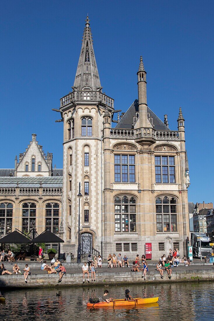 Belgien, Ostflandern, Gent, Graslei (Quai aux Herbes), entlang der Lys, altes Postamt