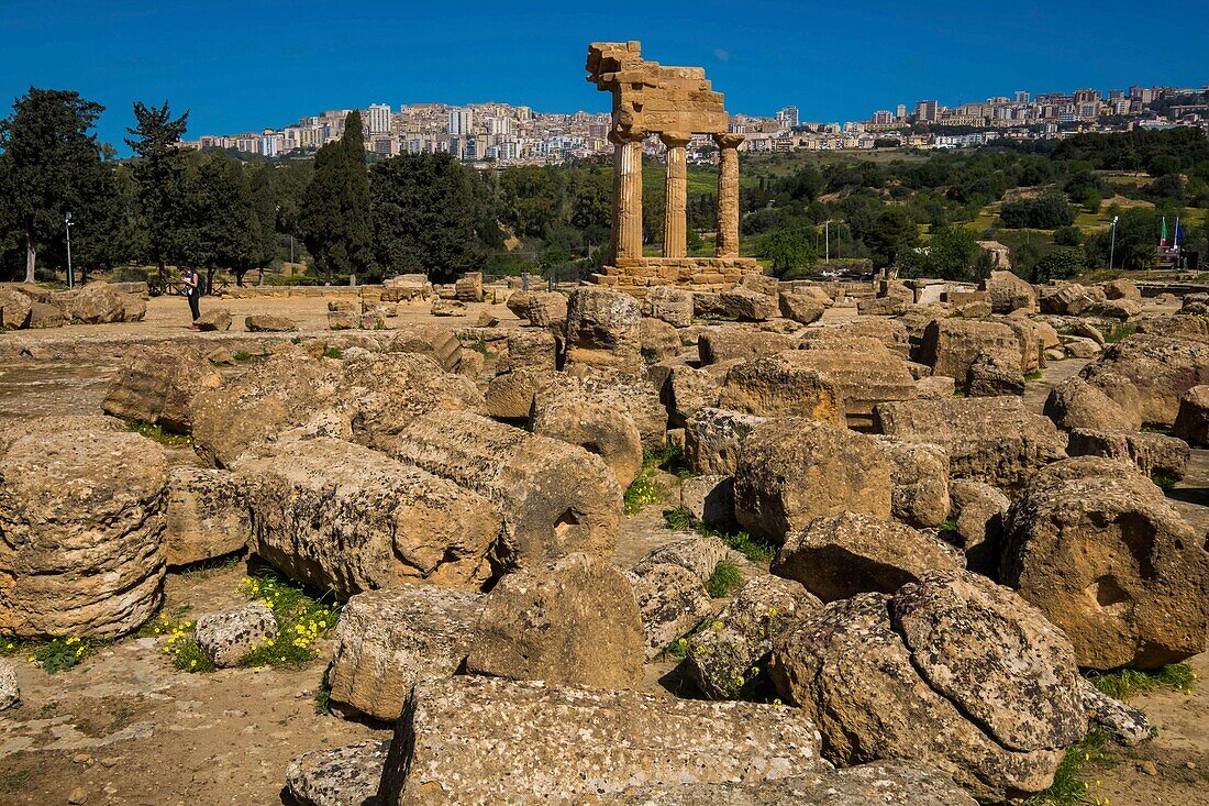 Italien, Sizilien, Agrigente, archäologischer Park des Tals der Tempel, von der UNESCO zum Weltkulturerbe erklärt, Tempel von Castor und Pollux, oder der Dioskuren