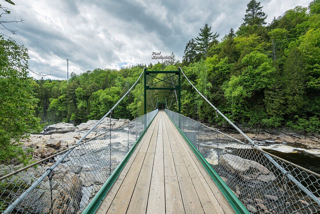 Canada, Quebec, Beaupre, the Mestachibo tour through the canyon of the Saint-Anne River