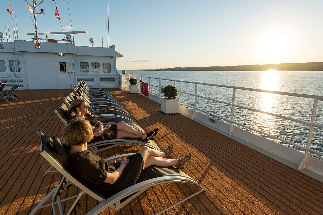 Canada, Ontario, cruise on the St. Lawrence River aboard Victory 2, sunset from the bridge