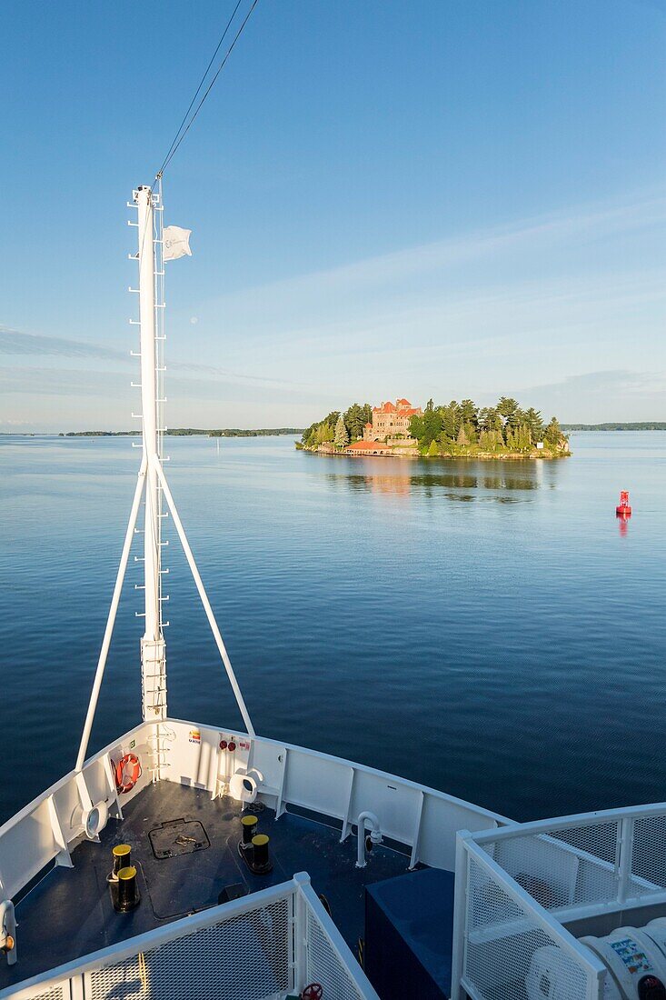 United States, New York State, Chippewa Bay, the island and the Singer family castle on the St. Lawrence River in the Thousand Islands