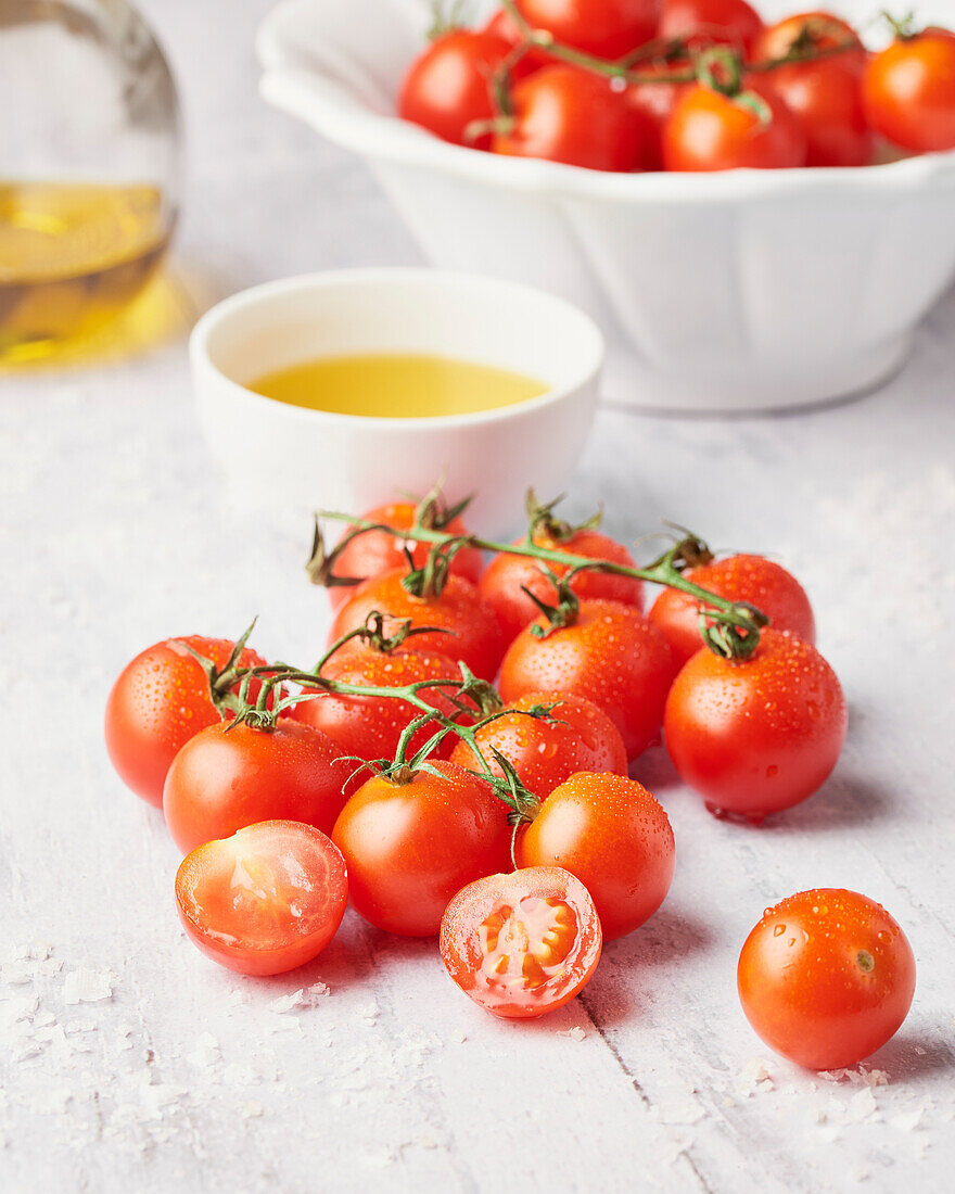 Kirschtomaten mit Olivenöl und Salz