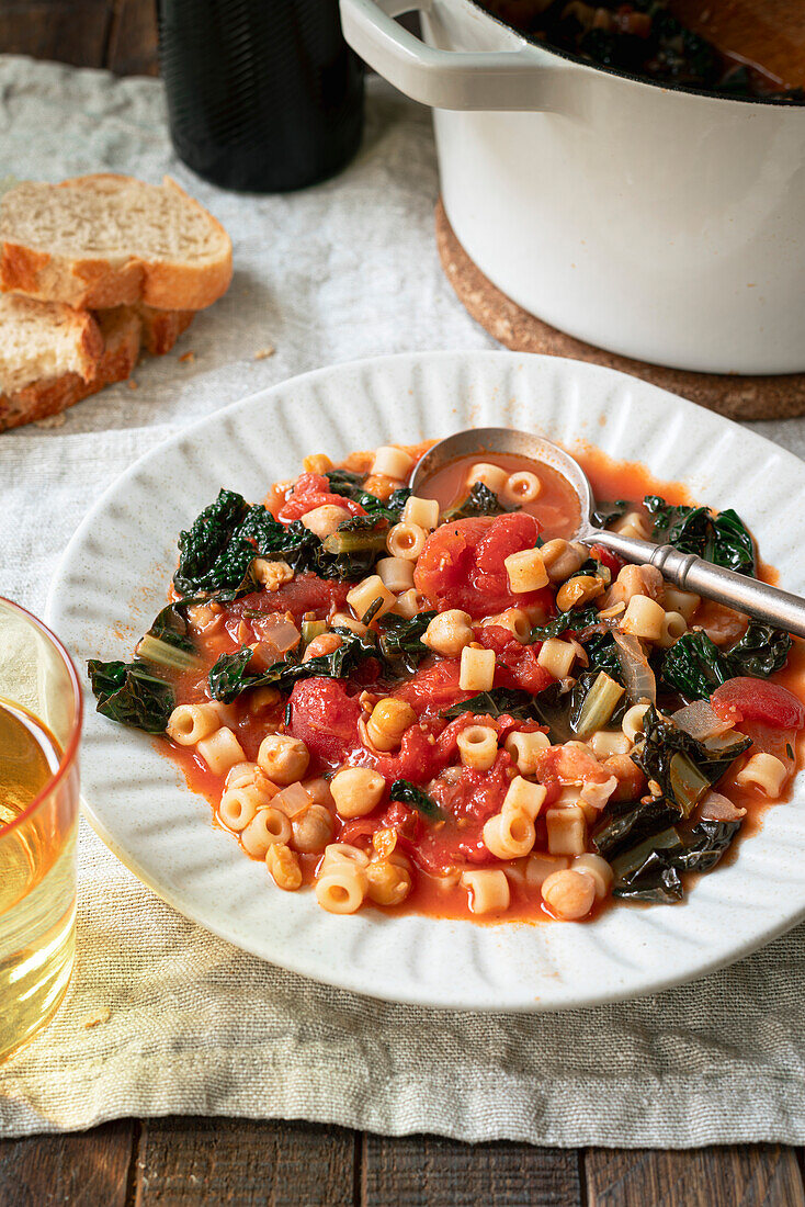 A healthy pasta and chickpea stew